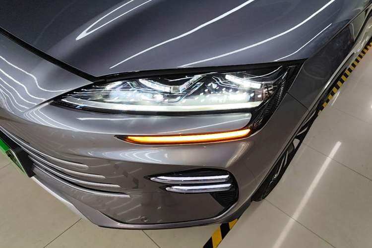 Used BYD Song PLUS New Energy 2023 Champion Edition DM-i 110KM Flagship Model Left Front Headlight