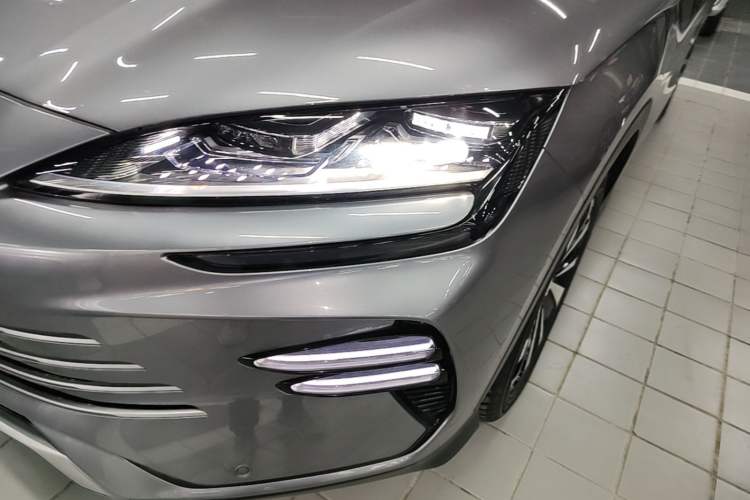 Used BYD Song PLUS New Energy 2023 Champion Edition DM-i 110KM Flagship Model Left Front Headlight