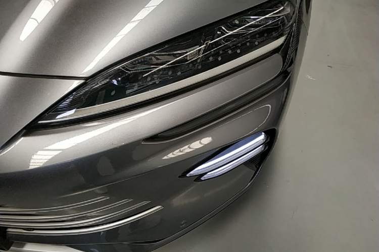 Used BYD Song PLUS New Energy 2023 Champion Edition DM-i 110KM Flagship Model Left Front Headlight