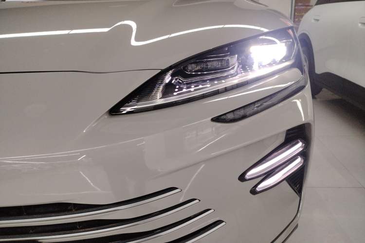 Used BYD Song PLUS New Energy 2023 Champion Edition DM-i 150KM Flagship PLUS Left Front Headlight