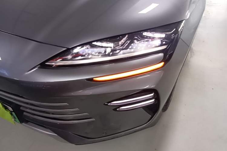 Used BYD Song PLUS New Energy 2023 Champion Edition DM-i 110KM Flagship PLUS Left Front Headlight