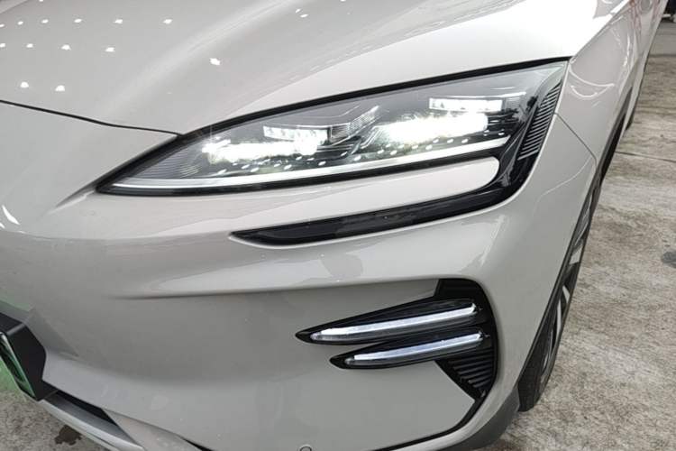 Used BYD Song PLUS New Energy 2023 Champion Edition EV 520KM Flagship Model Left Front Headlight