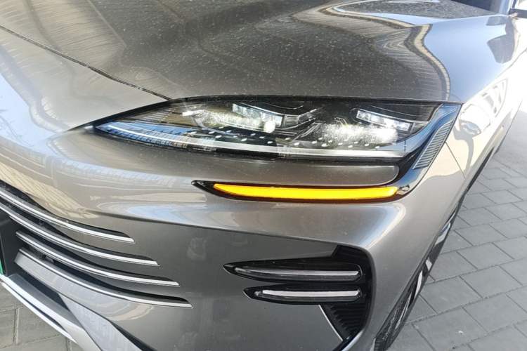 Used BYD Song PLUS New Energy 2023 Champion Edition DM-i 110KM Flagship PLUS Left Front Headlight