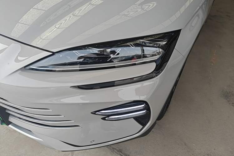 Used BYD Song PLUS New Energy 2023 Champion Edition DM-i 110KM Flagship Model Left Front Headlight