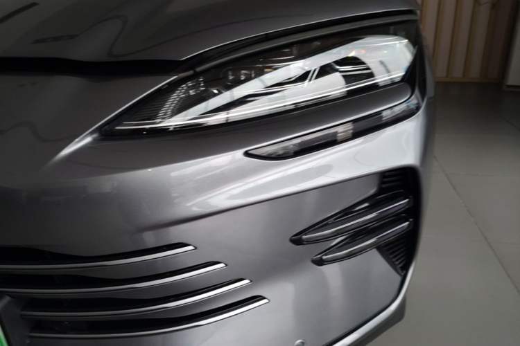 Used BYD Song PLUS New Energy 2023 Champion Edition DM-i 150KM Flagship PLUS Left Front Headlight