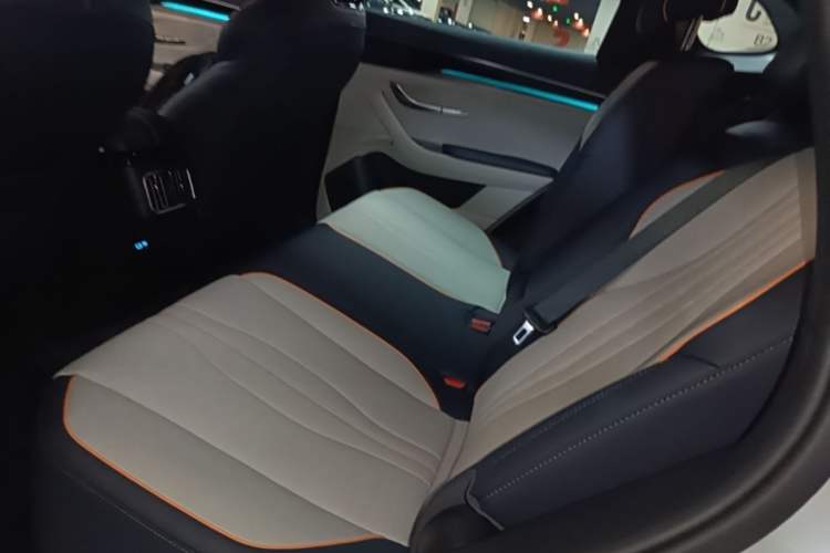 Used BYD Song PLUS New Energy 2023 Champion Edition DM-i 110KM Flagship Model Left Rear Seat