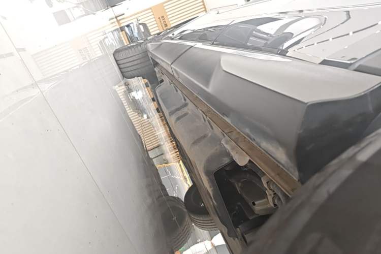 Used BYD Song PLUS New Energy 2023 Champion Edition DM-i 110KM Flagship Model Left Side Sill