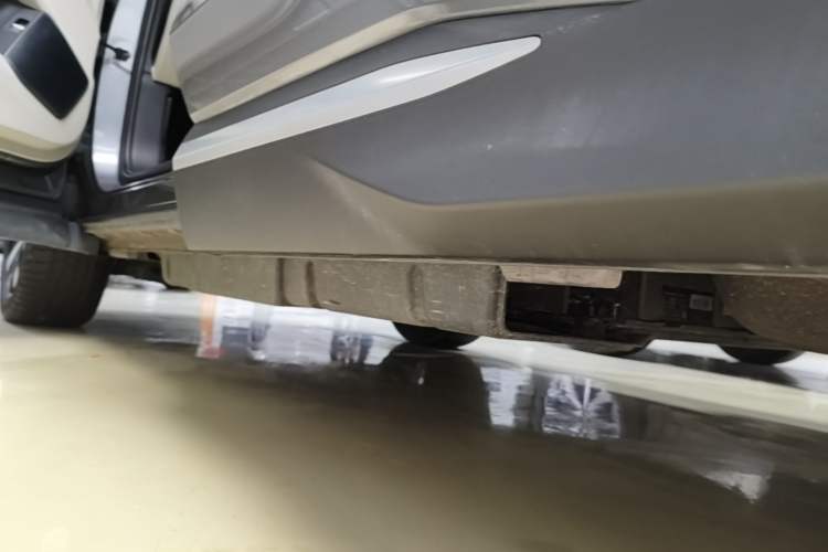 Used BYD Song PLUS New Energy 2023 Champion Edition DM-i 110KM Flagship Model Left Side Sill