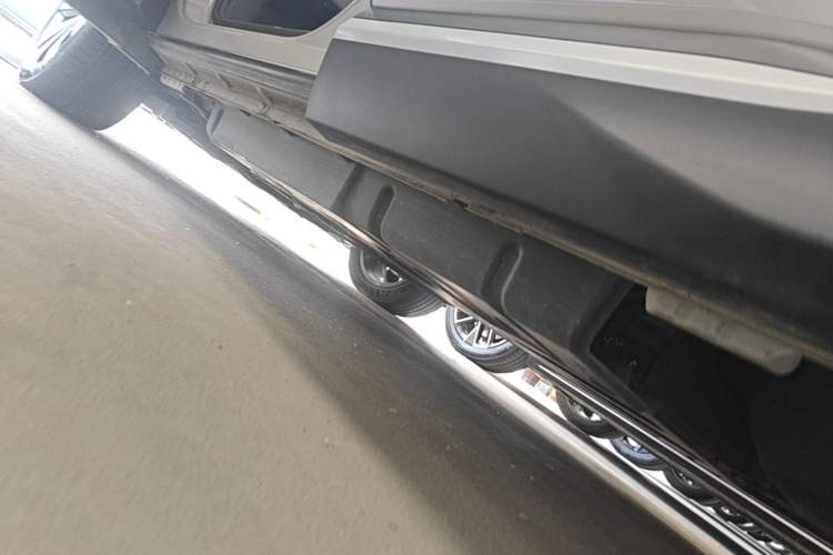 Used BYD Song PLUS New Energy 2023 Champion Edition DM-i 110KM Flagship Model Left Side Sill