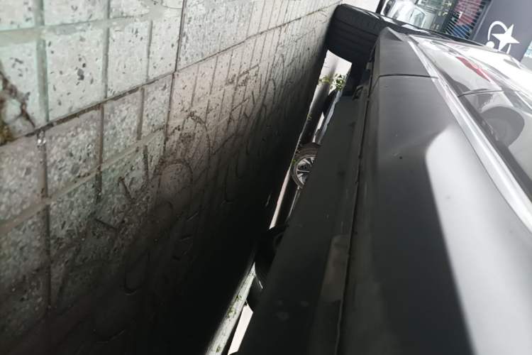 Used BYD Song PLUS New Energy 2023 Champion Edition EV 520KM Flagship Model Left Side Sill