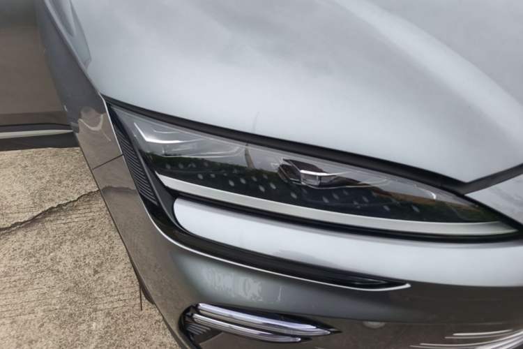 Used BYD Song PLUS New Energy 2023 Champion Edition DM-i 150KM Flagship PLUS Right Front Headlight