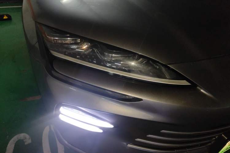 Used BYD Song PLUS New Energy 2023 Champion Edition DM-i 110KM Flagship PLUS Right Front Headlight