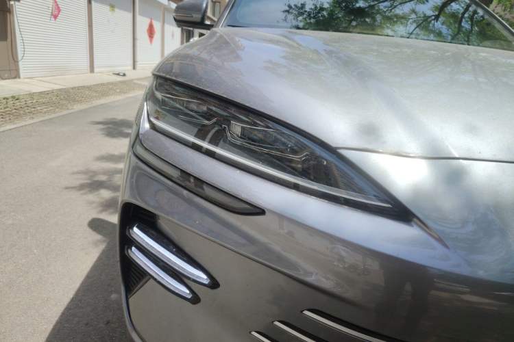 Used BYD Song PLUS New Energy 2023 Champion Edition DM-i 110KM Flagship PLUS Right Front Headlight
