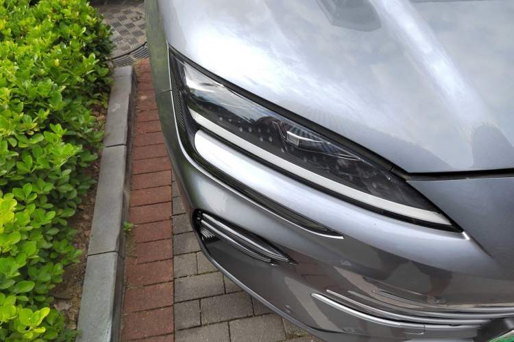 Used BYD Song PLUS New Energy 2023 Champion Edition DM-i 110KM Flagship Model Right Front Headlight