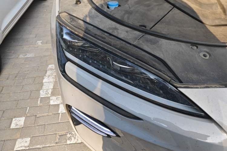 Used BYD Song PLUS New Energy 2023 Champion Edition DM-i 110KM Flagship Model Right Front Headlight