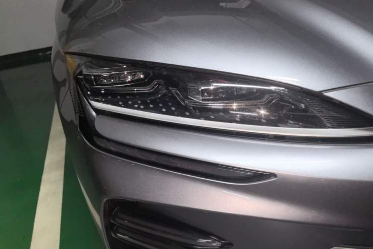 Used BYD Song PLUS New Energy 2023 Champion Edition DM-i 110KM Flagship PLUS Right Front Headlight