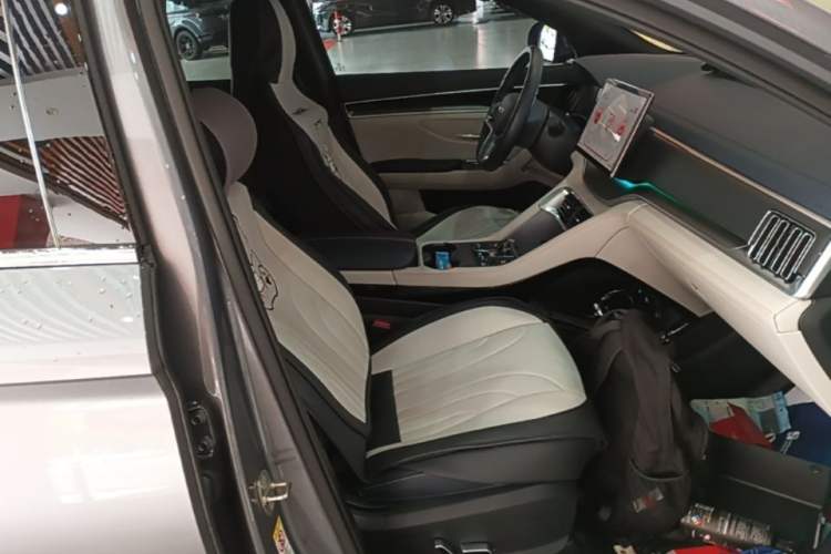 Used BYD Song PLUS New Energy 2023 Champion Edition DM-i 150KM Flagship PLUS Right Front Seat