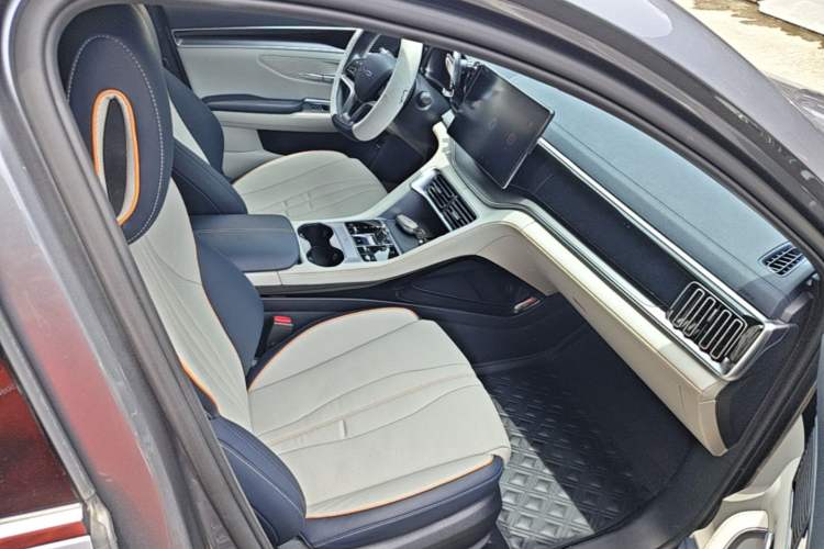 Used BYD Song PLUS New Energy 2023 Champion Edition DM-i 110KM Flagship PLUS Right Front Seat