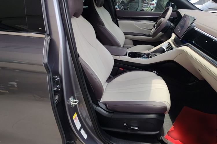 Used BYD Song PLUS New Energy 2023 Champion Edition EV 520KM Flagship Model Right Front Seat
