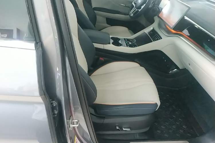 Used BYD Song PLUS New Energy 2023 Champion Edition DM-i 150KM Flagship PLUS Right Front Seat