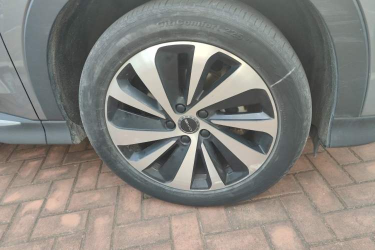 Used BYD Song PLUS New Energy 2023 Champion Edition DM-i 150KM Flagship PLUS Right Front Wheel Hub