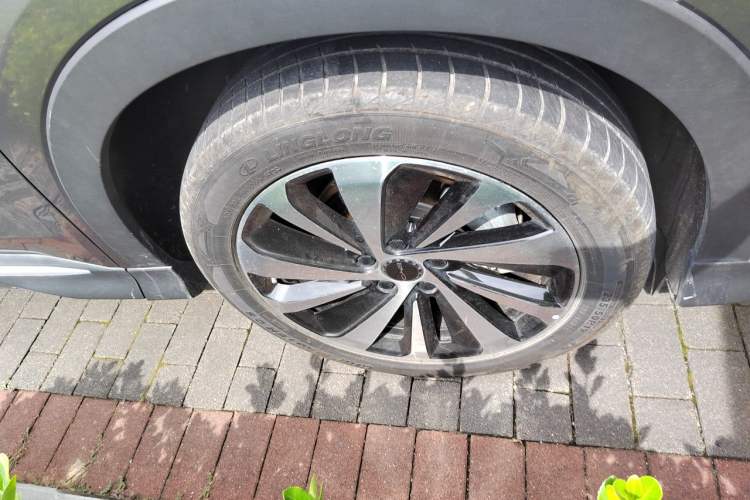 Used BYD Song PLUS New Energy 2023 Champion Edition DM-i 110KM Flagship Model Right Front Wheel Hub
