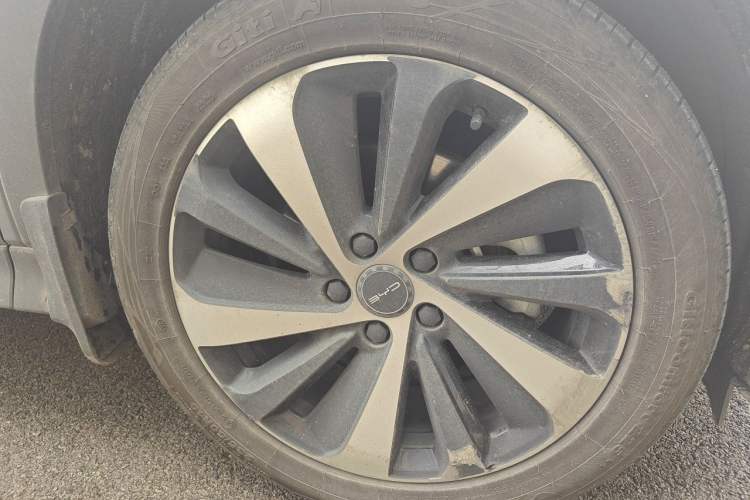 Used BYD Song PLUS New Energy 2023 Champion Edition DM-i 150KM Flagship PLUS Right Front Wheel Hub
