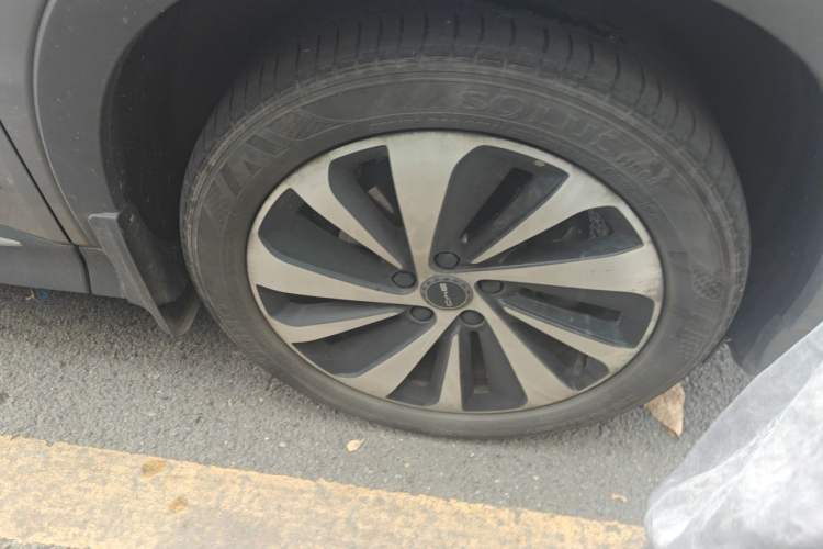 Used BYD Song PLUS New Energy 2023 Champion Edition DM-i 110KM Flagship PLUS Right Front Wheel Hub