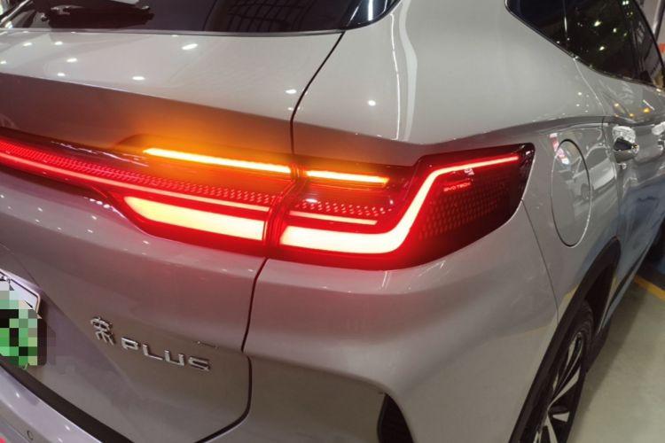Used BYD Song PLUS New Energy 2023 Champion Edition EV 520KM Prestige Model Right Rear Taillight