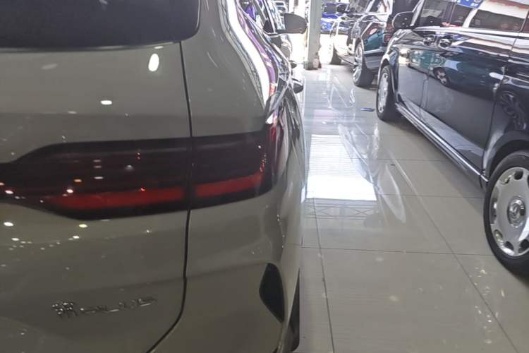 Used BYD Song PLUS New Energy 2023 Champion Edition DM-i 110KM Flagship PLUS Right Rear Taillight