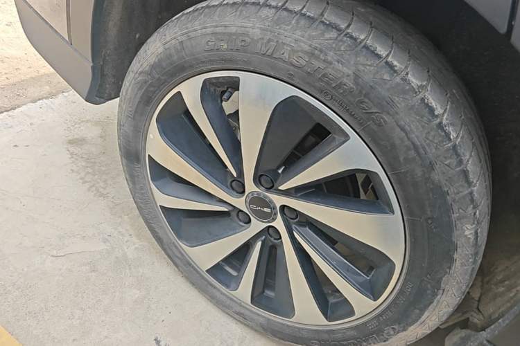 Used BYD Song PLUS New Energy 2023 Champion Edition EV 520KM Prestige Model Right Rear Wheel Hub