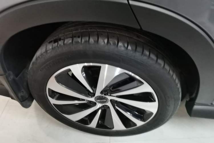 Used BYD Song PLUS New Energy 2023 Champion Edition DM-i 110KM Flagship PLUS Right Rear Wheel Hub