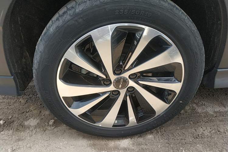Used BYD Song PLUS New Energy 2023 Champion Edition DM-i 110KM Flagship PLUS Right Rear Wheel Hub