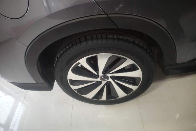Used BYD Song PLUS New Energy 2023 Champion Edition DM-i 110KM Flagship PLUS Right Rear Wheel Hub
