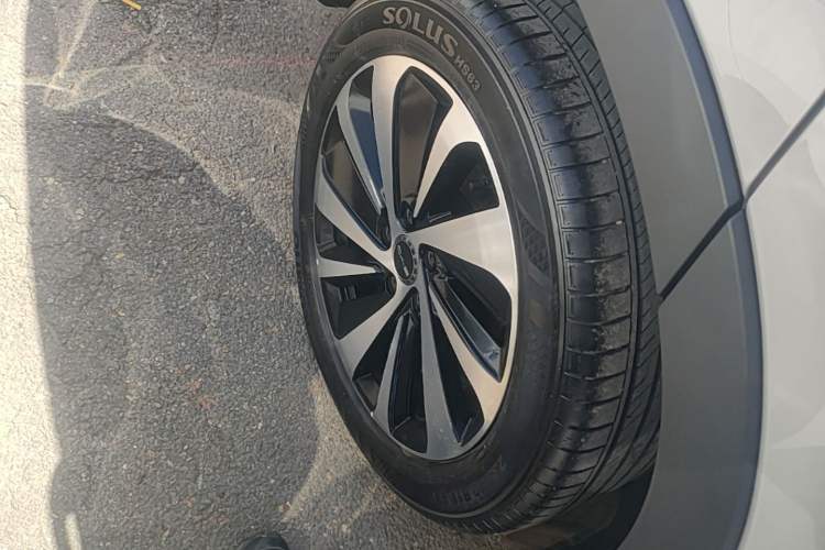 Used BYD Song PLUS New Energy 2023 Champion Edition DM-i 110KM Flagship PLUS Right Rear Wheel Hub