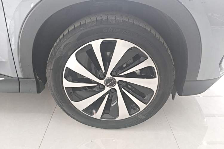 Used BYD Song PLUS New Energy 2023 Champion Edition DM-i 110KM Flagship Model Right Rear Wheel Hub