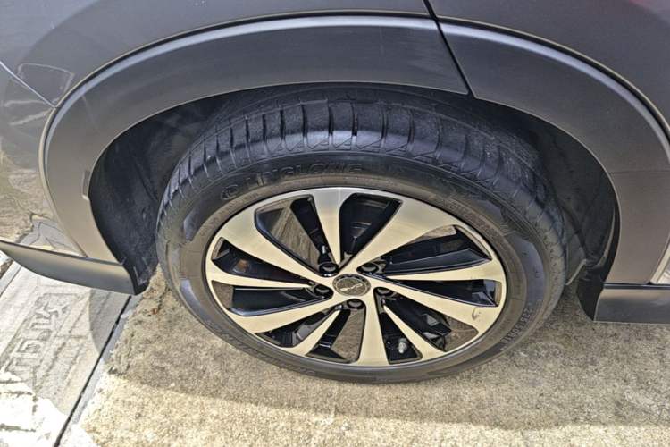 Used BYD Song PLUS New Energy 2023 Champion Edition DM-i 110KM Flagship PLUS Right Rear Wheel Hub