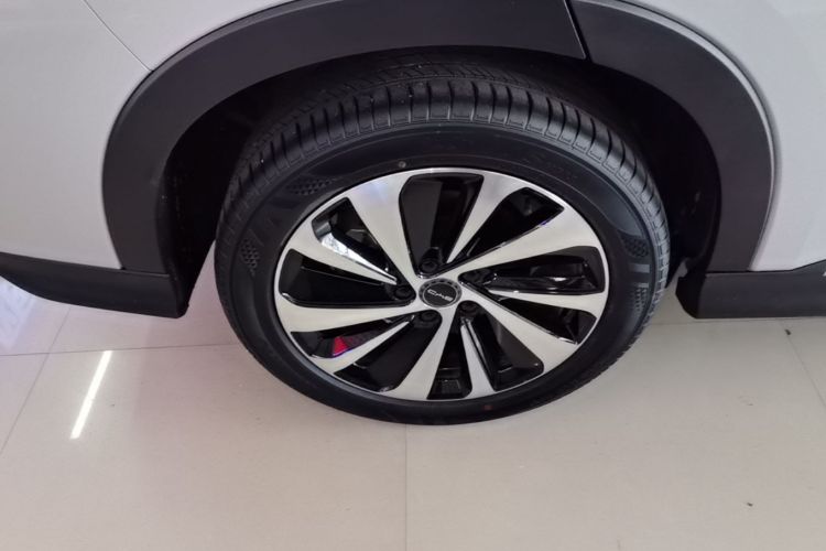 Used BYD Song PLUS New Energy 2023 Champion Edition DM-i 110KM Flagship PLUS Right Rear Wheel Hub