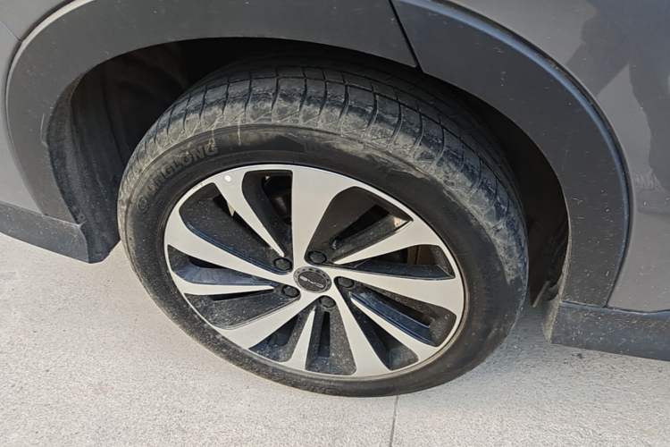 Used BYD Song PLUS New Energy 2023 Champion Edition DM-i 110KM Flagship PLUS Right Rear Wheel Hub