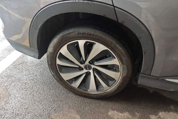 Used BYD Song PLUS New Energy 2023 Champion Edition EV 520KM Prestige Model Right Rear Wheel Hub