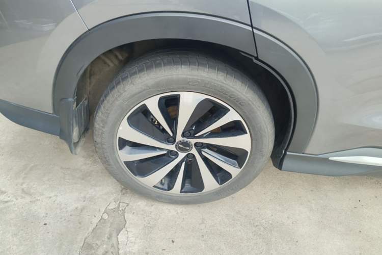Used BYD Song PLUS New Energy 2023 Champion Edition DM-i 110KM Flagship PLUS Right Rear Wheel Hub