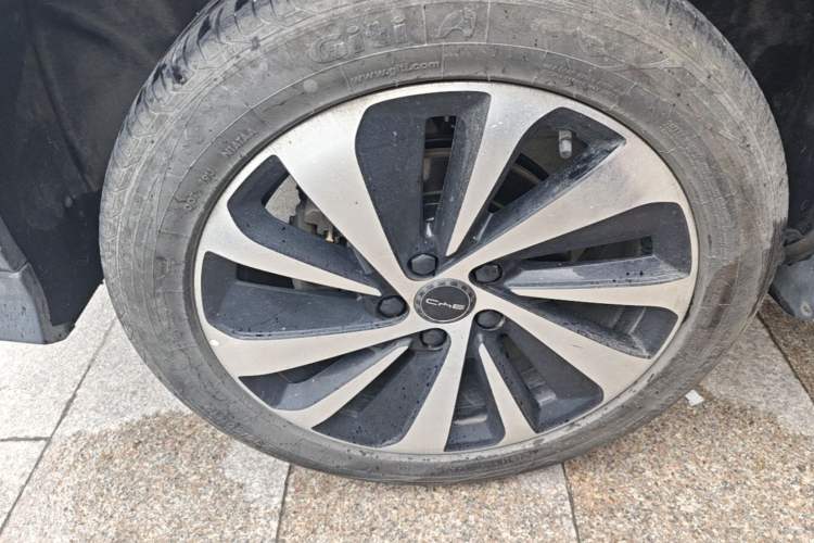 Used BYD Song PLUS New Energy 2023 Champion Edition DM-i 150KM Flagship PLUS Right Rear Wheel Hub