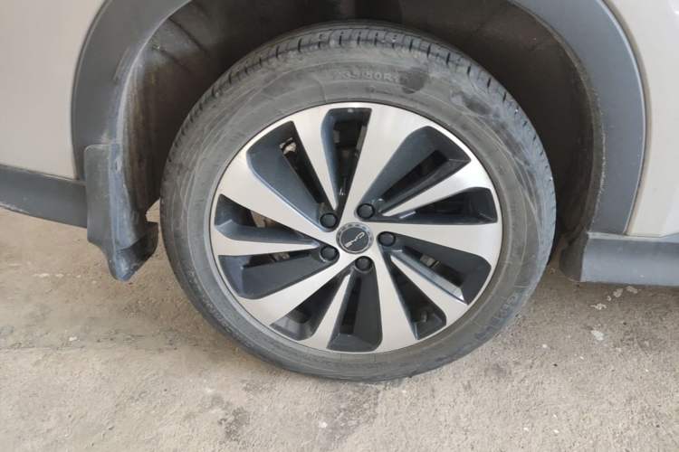 Used BYD Song PLUS New Energy 2023 Champion Edition EV 520KM Prestige Model Right Rear Wheel Hub