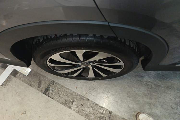 Used BYD Song PLUS New Energy 2023 Champion Edition DM-i 110KM Flagship PLUS Right Rear Wheel Hub