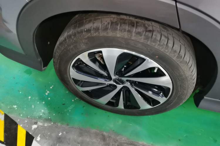 Used BYD Song PLUS New Energy 2023 Champion Edition DM-i 110KM Flagship PLUS Right Rear Wheel Hub