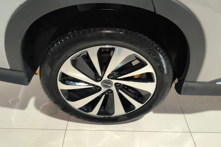 Used BYD Song PLUS New Energy 2023 Champion Edition DM-i 150KM Flagship PLUS Right Rear Wheel Hub