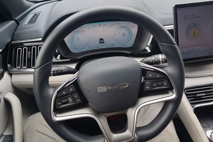 Used BYD Song PLUS New Energy 2023 Champion Edition DM-i 150KM Flagship PLUS Steering Wheel