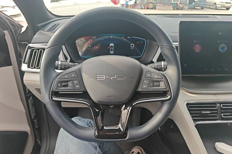 Used BYD Song PLUS New Energy 2023 Champion Edition EV 520KM Prestige Model Steering Wheel