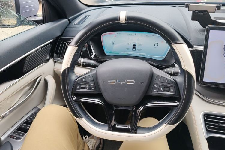 Used BYD Song PLUS New Energy 2023 Champion Edition EV 520KM Prestige Model Steering Wheel