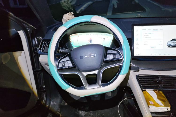 Used BYD Song PLUS New Energy 2023 Champion Edition EV 520KM Flagship Model Steering Wheel